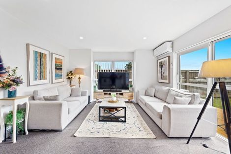 Photo of property in 3 Toutouwai Lane, Favona, Auckland, 2024