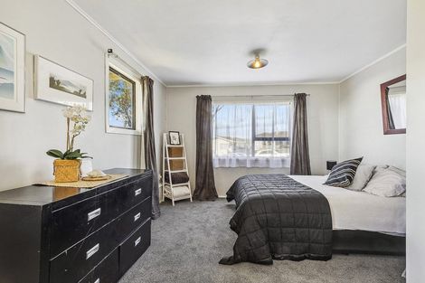 Photo of property in 5 Tikati View, Titahi Bay, Porirua, 5022