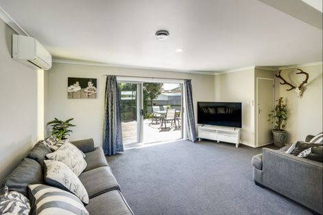 Photo of property in 35 Gilmour Place, Taradale, Napier, 4112