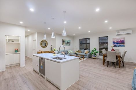 Photo of property in 20 Konoba Avenue, Kumeu, 0810