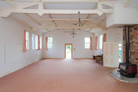 Photo of property in 16 Greenwich Street, Waihola, Milton, 9073