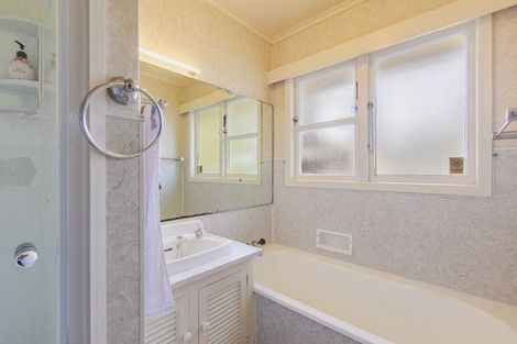 Photo of property in 6 Gebbie Road, Taradale, Napier, 4112