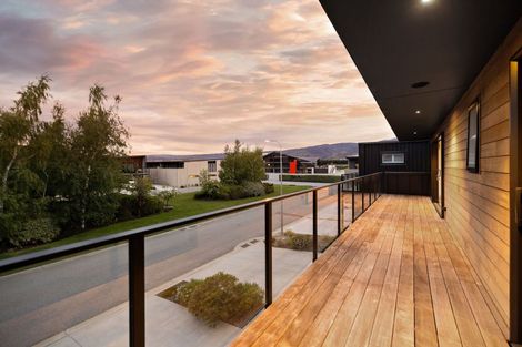 Photo of property in 8 Le Mans Grove, Cromwell, 9384