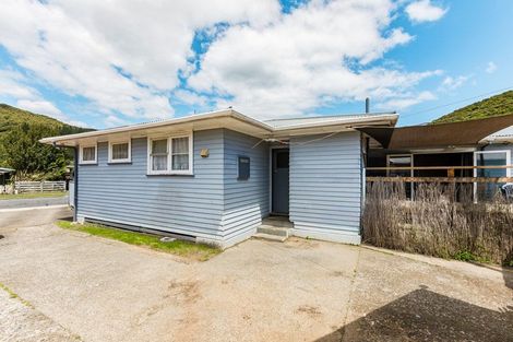 Photo of property in 51 Parenga Street, Wainuiomata, Lower Hutt, 5014