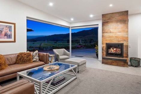 Photo of property in 104 Raukawa Road, Peka Peka, Waikanae, 5391