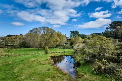 Photo of property in 138 Paekakariki Hill Road, Pauatahanui, Porirua, 5381