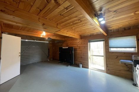 Photo of property in 2/28 Knightsbridge Drive, Forrest Hill, Auckland, 0620