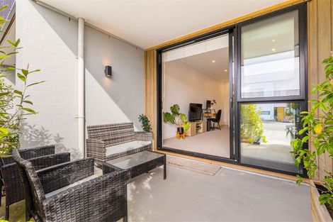 Photo of property in 2/3 Genevieve Lane, Hobsonville, Auckland, 0616