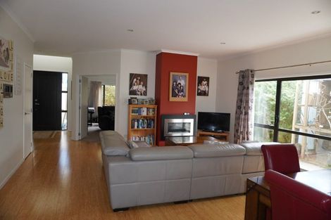 Photo of property in 20 Eastwood Rise, Browns Bay, Auckland, 0630