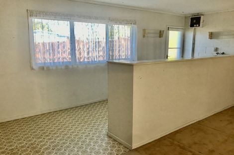 Photo of property in 6 Birdie Place, Red Beach, 0932