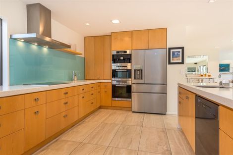 Photo of property in 2/124 Esplanade, Sumner, Christchurch, 8081