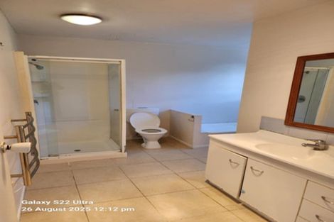 Photo of property in 26 Kingdale Road, Henderson, Auckland, 0610