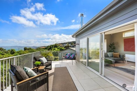 Photo of property in 4 Singers Road, Korokoro, Lower Hutt, 5012