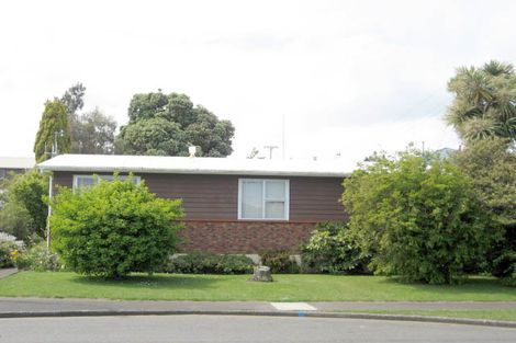 Photo of property in 18 Hurworth Place, College Estate, Whanganui, 4500