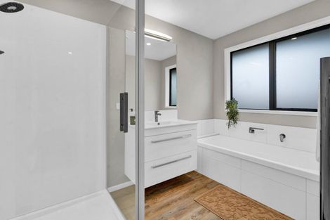 Photo of property in 18d Virginia Place, Whalers Gate, New Plymouth, 4310