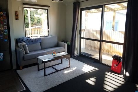 Photo of property in 33a Bracken Road, Paparangi, Wellington, 6037