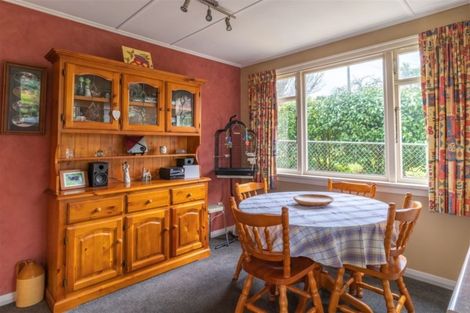 Photo of property in 16 Golfers Drive, Balclutha, 9230