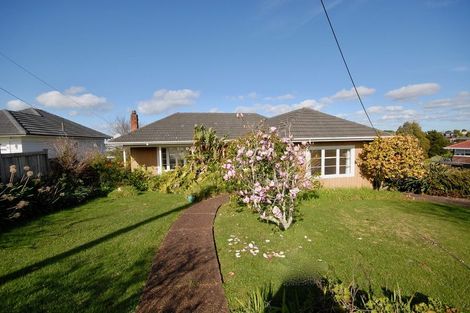 Photo of property in 94 Ocean View Road, Northcote, Auckland, 0627