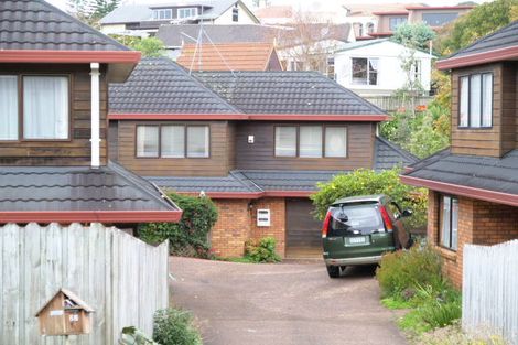 Photo of property in 1/27 Luplau Crescent, Cockle Bay, Auckland, 2014