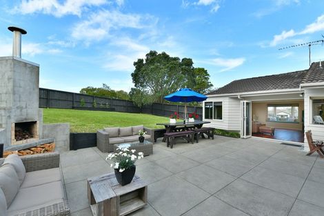 Photo of property in 10 Melia Place, Stanmore Bay, Whangaparaoa, 0932