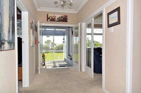 Photo of property in 258 Marine Parade, Bluff, 9814