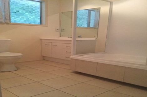 Photo of property in 14 Bacot Place, Howick, Auckland, 2014