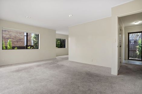 Photo of property in 2/79 Aberfeldy Avenue, Highland Park, Auckland, 2010