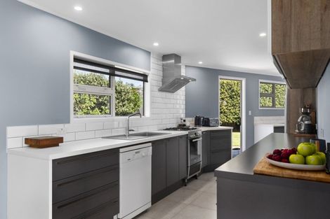 Photo of property in 60 Esmeralda Street, Welcome Bay, Tauranga, 3112