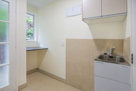 Photo of property in 2/36 Archmillen Avenue, Pakuranga Heights, Auckland, 2010