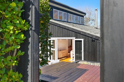 Photo of property in 11 Micawber Place, Mellons Bay, Auckland, 2014