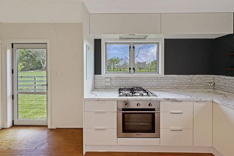 Photo of property in 646 No 2 Line, Fordell, 4572