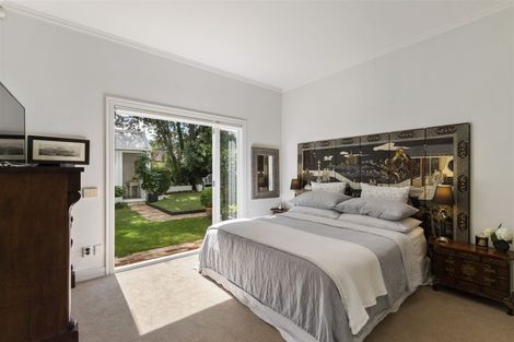 Photo of property in 49b Roland Road, Greenhithe, Auckland, 0632