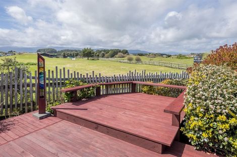 Photo of property in 3 Mavis Avenue, Waikawa Beach, Manakau, 5573