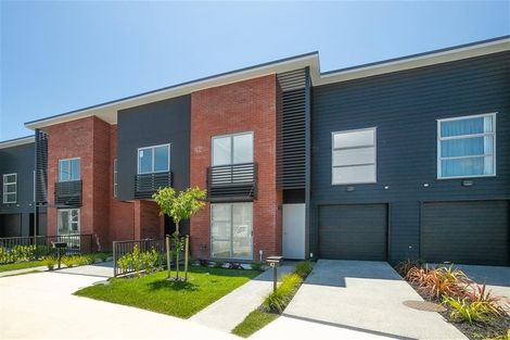Photo of property in 42 Vincent Mcgrath Crescent, Swanson, Auckland, 0614