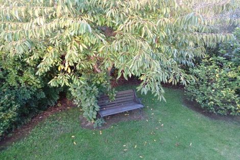 Photo of property in 2/125 Glenmore Road, Sunnyhills, Auckland, 2010