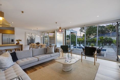 Photo of property in 30 Edgars Road, Westmere, Auckland, 1022