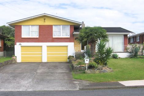 Photo of property in 12 Hollinbrigg Place, Manurewa, Auckland, 2102
