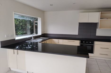 Photo of property in 30a Trinidad Road, Sunnynook, Auckland, 0620