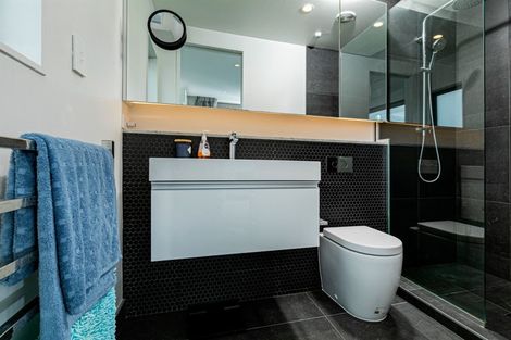 Photo of property in Sugar Lane Apartments, 5/31 Rawene Road, Birkenhead, Auckland, 0626