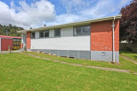 Photo of property in 18 Delaney Drive, Stokes Valley, Lower Hutt, 5019