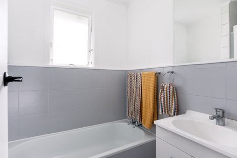 Photo of property in 24 Daphne Place, Outer Kaiti, Gisborne, 4010