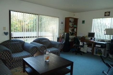 Photo of property in 43a Forrest Hill Road, Milford, Auckland, 0620