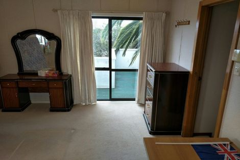 Photo of property in 6 Beaubank Road, Kelston, Auckland, 0602