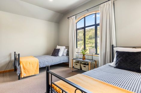 Photo of property in 2 Emerald Lane, Cashmere, Christchurch, 8022