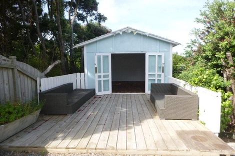 Photo of property in 33 Toi Street, Otaki Beach, Otaki, 5512