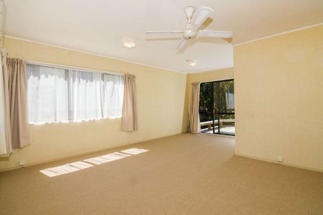 Photo of property in 10a Elizabeth Drive, West Harbour, Auckland, 0618