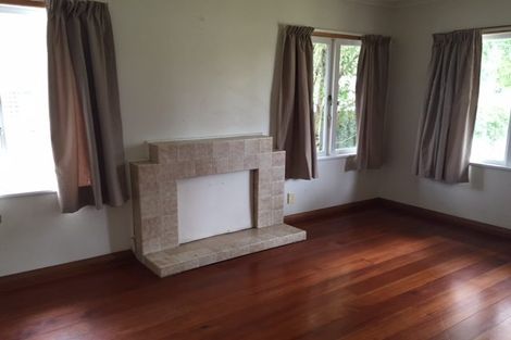 Photo of property in 1/30 Hillcrest Avenue, Hillcrest, Auckland, 0627