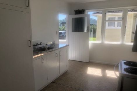 Photo of property in 9 Kotuku Street, Te Atatu Peninsula, Auckland, 0610