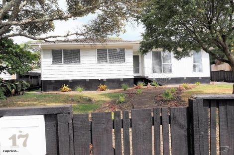 Photo of property in 17 Becker Drive, Weymouth, Auckland, 2103