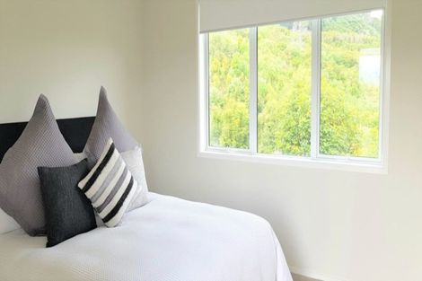 Photo of property in 1 Peregrine Place, Kinloch, Taupo, 3377